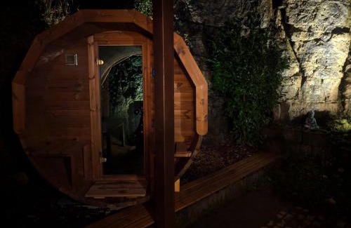 Gerolstein Apartment | Pure Zen Suite I Eifelsteig I Sauna I BBQ I Garage
