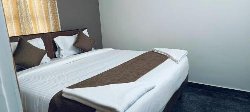 Tiruchanur Hotel | PVK Residency, Tirupati