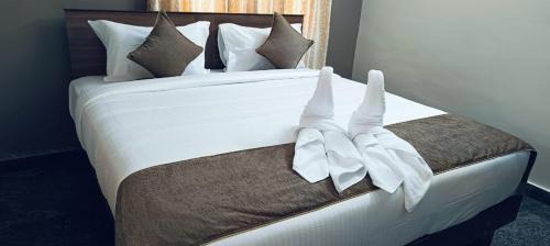 Tiruchanur Hotel | PVK Residency, Tirupati