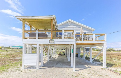 Fort Morgan Cottage | PVT. Beach Access+Entire House+Gulf Views