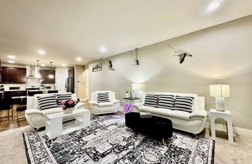 Puyallup House | PY1: Charming 4-bedroom house in Puyallup with WiFi, AC