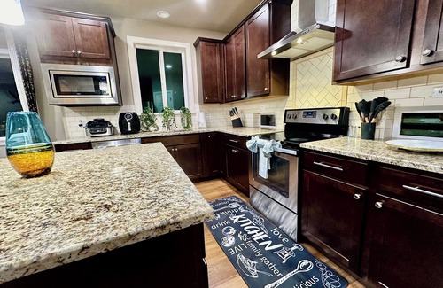 Puyallup House | PY1: Charming 4-bedroom house in Puyallup with WiFi, AC