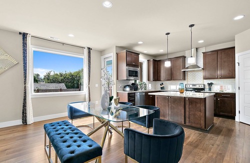 Puyallup House | PY1: Charming 4-bedroom house in Puyallup with WiFi, AC