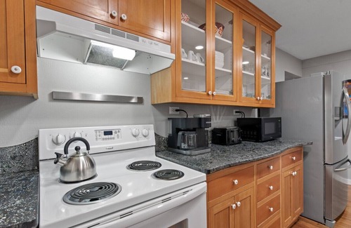 Baker City Apartment | Pythian Castle Hideaway - New! Gorgeous Downtown Space, 1 Bdrm, Local Golfing 50% Off!