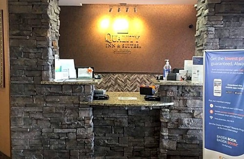 Broadbent Business Park Hotel | Quality Inn & Suites Albuquerque Downtown - University