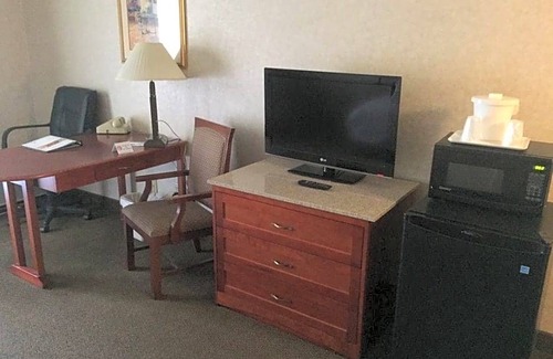 Broadbent Business Park Hotel | Quality Inn & Suites Albuquerque Downtown - University