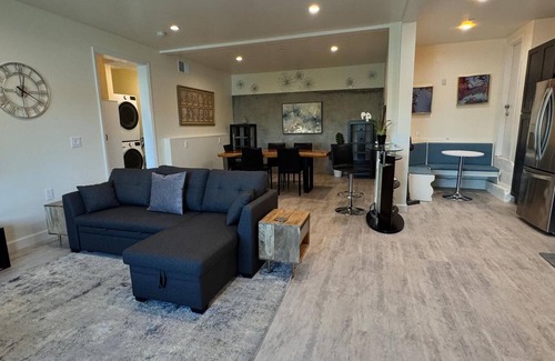 Cleveland Heights Condo | Quaint 1-bedroom condo on the lake in Oakland Lake Merritt area