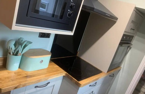 Pudsey Cottage | Quaint 1 Bedroom cottage in Pudsey, Leeds