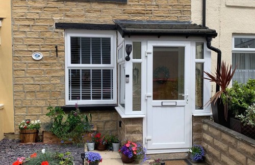 Pudsey Cottage | Quaint 1 Bedroom cottage in Pudsey, Leeds