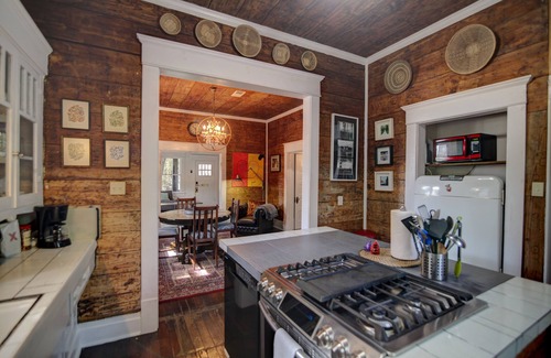 Washington Ave./ Memorial Park House | Quaint 1920's home w/unique charm.