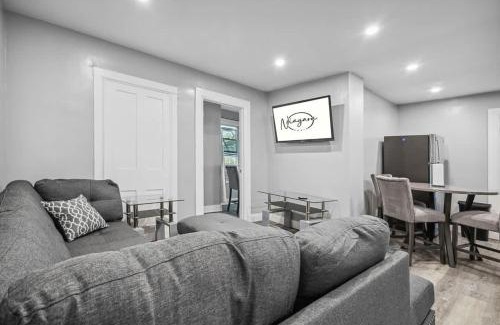 Downtown Niagara Falls Apartment | Quaint 1BR 1BA near the falls