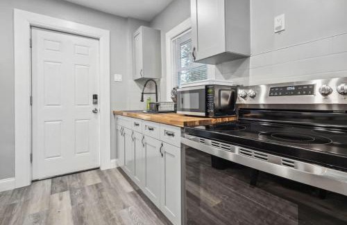 Downtown Niagara Falls Apartment | Quaint 1BR 1BA near the falls