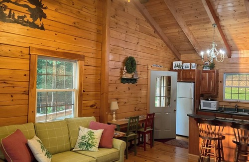 Weeks Mills Cabin | Quaint 2-bedroom cabin in Augusta