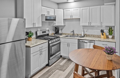 St. Charles Historic District Apartment | Quaint 2-Bedroom Abode with Timeless Charm Near Main Street