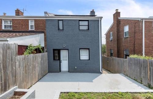 Southeast Apartment | Quaint 3/2.5 home in Fort Dupont