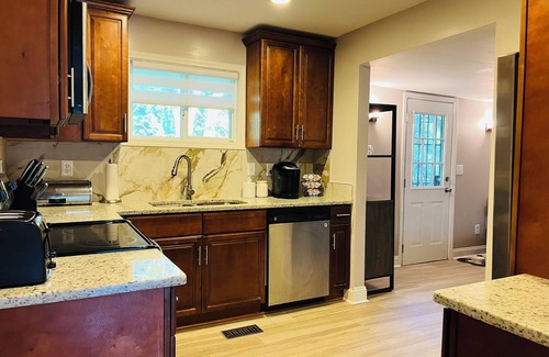 Candler-McAfee House | Quaint 3-Bedroom Haven: Cozy Retreat in Metro ATL