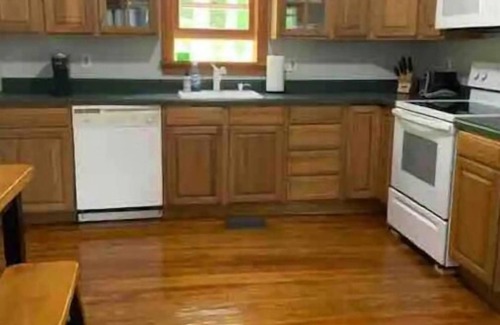 Delhi House | Quaint and cozy village property