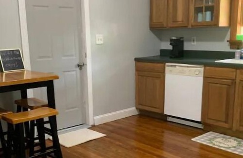 Delhi House | Quaint and cozy village property