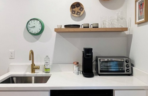 Framingham Apartment | Quaint apartment in charming Framingham, 5 Min to FSU