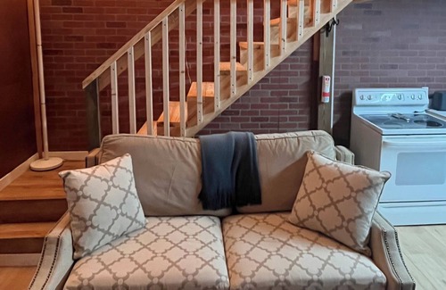 Nassau County House | Quaint barn loft at Praise Acres is a simple farm life to disconnect.