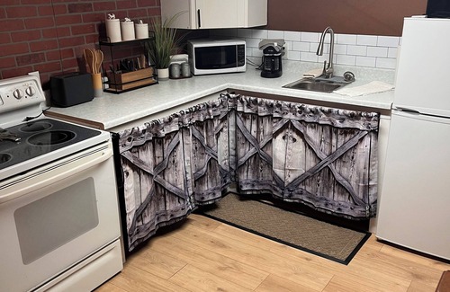 Nassau County House | Quaint barn loft at Praise Acres is a simple farm life to disconnect.