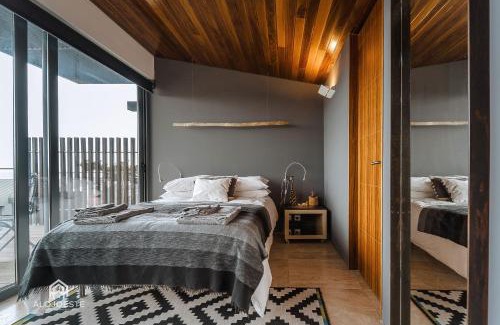 Atalaia Villa | Quaint & Chic Seaside Villa