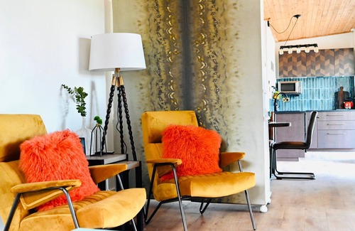 Llannon House | Quaint converted stables surrounded by countryside