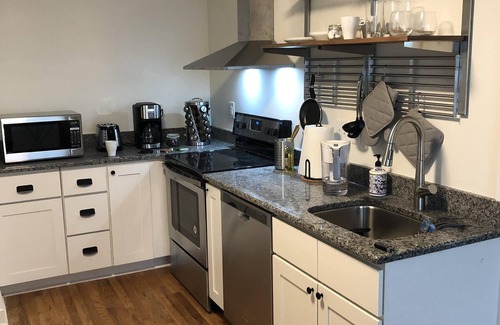 Durham Apartment | Quaint Cottage Minutes From Downtown. Fiber internet, off-street parking!