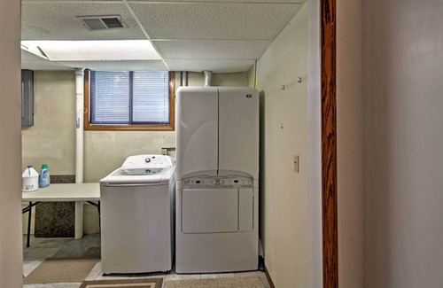 Kenwood Cottage | Quaint Duluth Hideaway w/Private Fenced-in Yard!