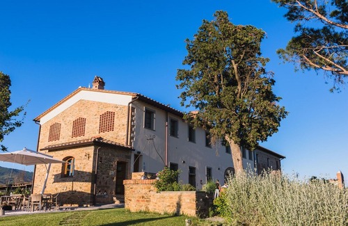 Vinci House | Quaint Holiday Home in Florence Tuscany with Swimming Pool