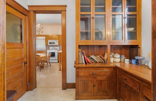 Danville Bed & Breakfast | Quaint Mansion - Downtown Danville Centrally locatedn