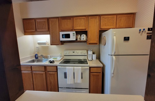 Burnsville Condo | Quaint Mt. Mitchell Condo