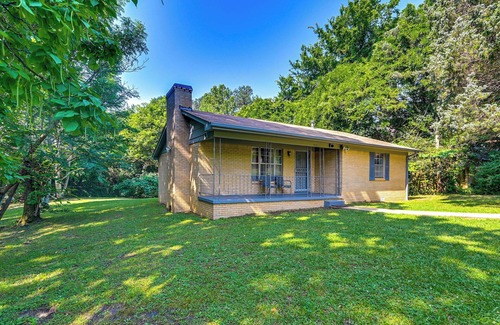 Oxford Cottage | Quaint Oxford Home ~ 2 Mi to Ole Miss & The Grove!