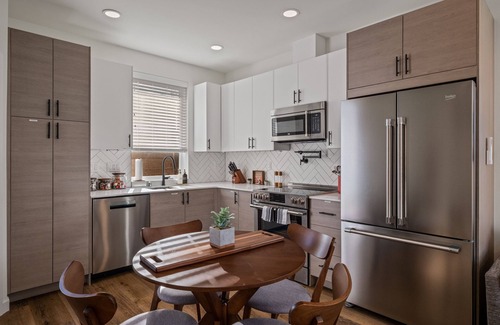 Licton Springs House | Quaint Seattle Charm: Close to Downtown