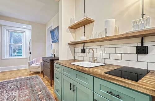 Halifax Apartment | Quaint Studio Suite in Historic Farmhouse - nNearby river access and hiking!