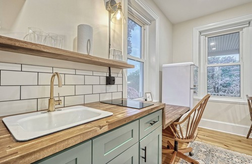 Halifax Apartment | Quaint Studio Suite in Historic Farmhouse - nNearby river access and hiking!