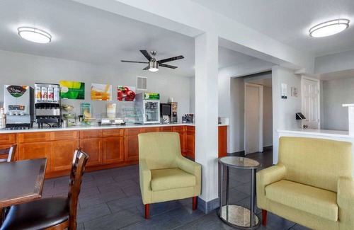 Mesa Hotel | Quality Inn & Suites near Downtown Mesa