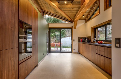 Le Lavancher Ski Chalet | Quality Chalet with pastries & housekeeping daily