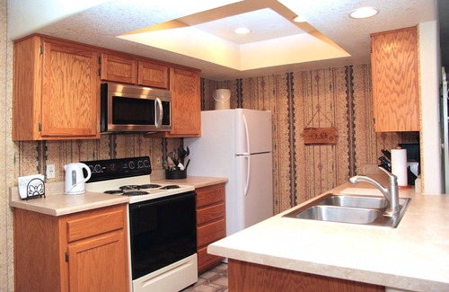 Pinetop Villa | Quality Hill Resort Villa, luxury town home nestled among the tall pines