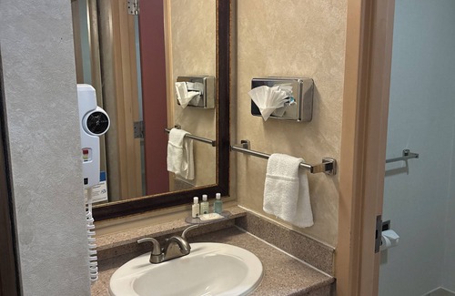 Greeley Hotel | Quality Inn and Conference Center Greeley Downtown