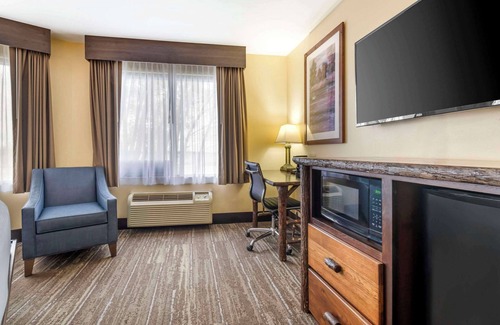 Ashland Hotel | Quality Inn Ashland - Lake Superior