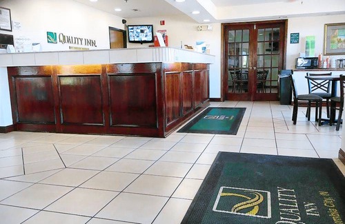 Columbia City Hotel | Quality Inn Columbia City near US-30