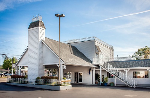 Roseburg Hotel | Quality Inn Central Roseburg