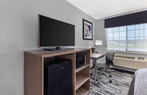 Chesterton Hotel | Quality Inn Chesterton near Indiana Dunes National Park I-94