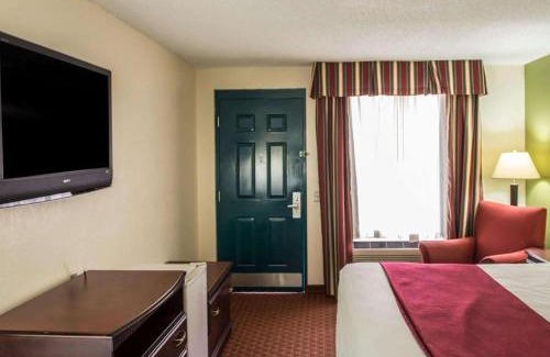 Chipley Hotel | Quality Inn Chipley I-10 at Exit 120