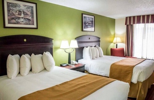 Chipley Hotel | Quality Inn Chipley I-10 at Exit 120