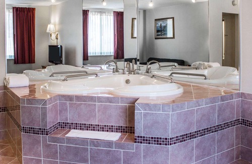 Franklin Hotel | Quality Inn & Conference Center Franklin