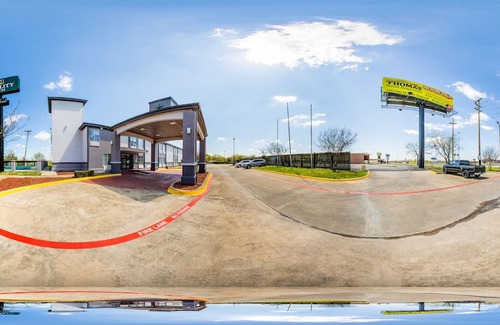 Greenville Hotel | Quality Inn Greenville I-30