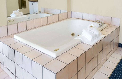 Lakeville Hotel | Quality Inn Lakeville North