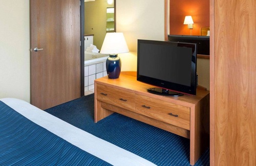 Lakeville Hotel | Quality Inn Lakeville North